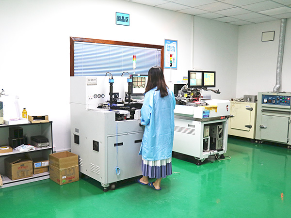 LED UV光源固晶...